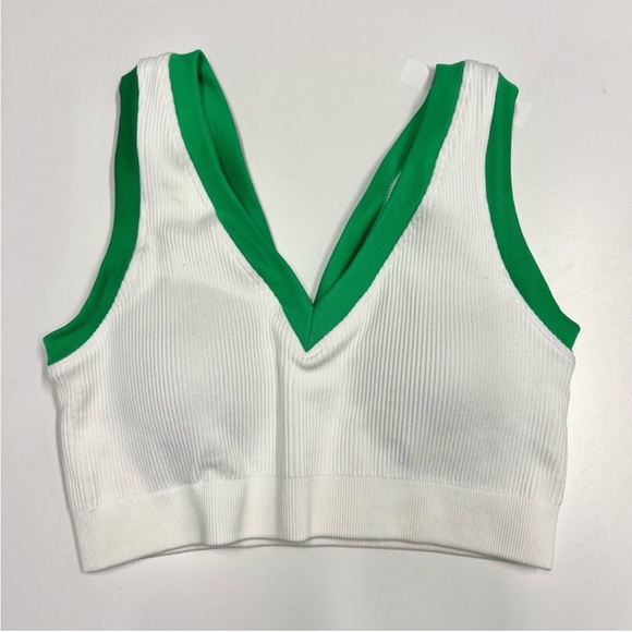 Aerie sports bra skirt workout set - Picture 3 of 4